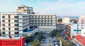 City Beach Resort