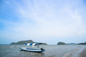 Dolphin Bay Resort