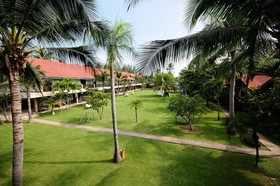 Dolphin Bay Resort