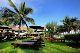 Dolphin Bay Resort