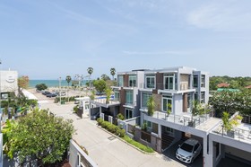 Golden Sea Pool Villa Hua Hin