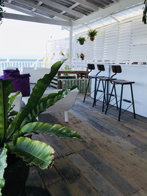 Karoon Hut Guesthouse