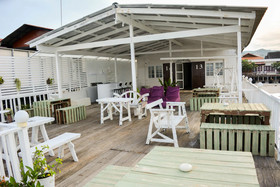 Karoon Hut Guesthouse