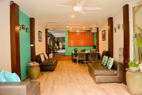 Karoon Hut Guesthouse