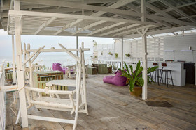 Karoon Hut Guesthouse