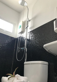 Karoon Hut Guesthouse