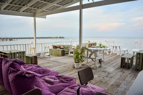 Karoon Hut Guesthouse