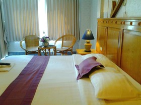 Leng Hotel