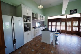 Marisa Villa Huahin