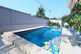 Marisa Villa Huahin