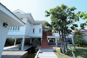 Marisa Villa Huahin