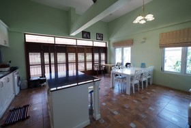 Marisa Villa Huahin