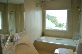 Nern Chalet Beachfront Hotel