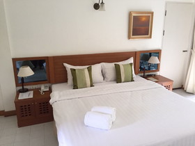 Nern Chalet Beachfront Hotel