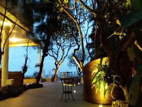 Nern Chalet Beachfront Hotel