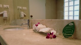 Nern Chalet Beachfront Hotel