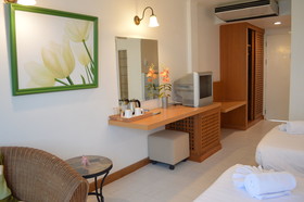 Nern Chalet Beachfront Hotel