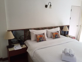 Nern Chalet Beachfront Hotel