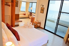 Nern Chalet Beachfront Hotel