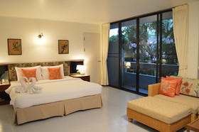 Nern Chalet Beachfront Hotel