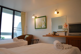 Nern Chalet Beachfront Hotel