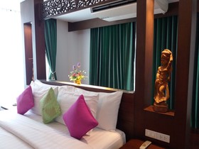 Nicha Hua Hin