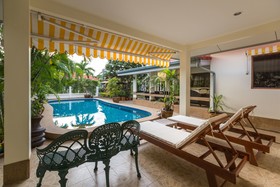 Pause Pool Villa