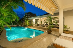 Pause Pool Villa
