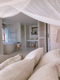 Pineapple Lazy Beach Villas