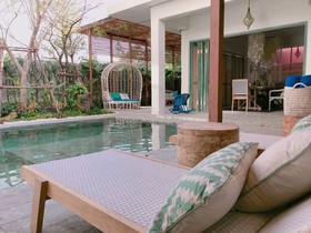Pineapple Lazy Beach Villas