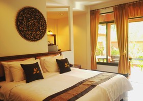Ruen Kanok Thai House