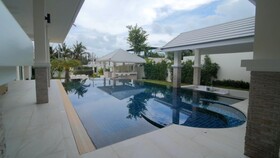 Sea Breeze Villas Hua Hin