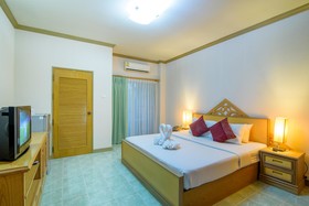 Taweeporn Condotel and Resort