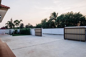 The Legacy Huahin Pool Villa