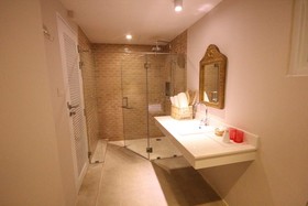 Villa S