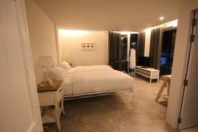 Villa S