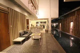 Villa S