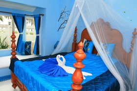 Baan Montra Beach Resort