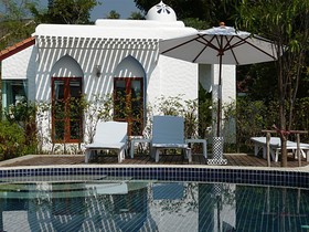Baan Montra Beach Resort