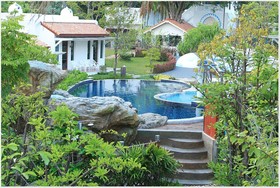 Baan Montra Beach Resort