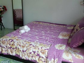 Baan Phak Rim Lay