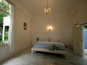 Brassiere Beach Hotel