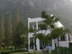 Brassiere Beach Hotel