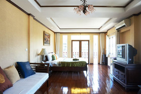Hua Hin White Villa Hotel