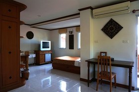 Hua Hin White Villa Hotel