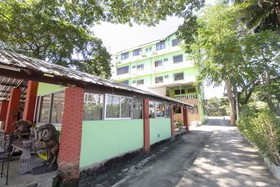 OYO 75372 Flight Hut Hotel