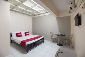 OYO 75372 Flight Hut Hotel