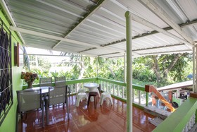 OYO 75372 Flight Hut Hotel
