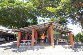 OYO 75372 Flight Hut Hotel