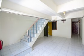 OYO 75372 Flight Hut Hotel